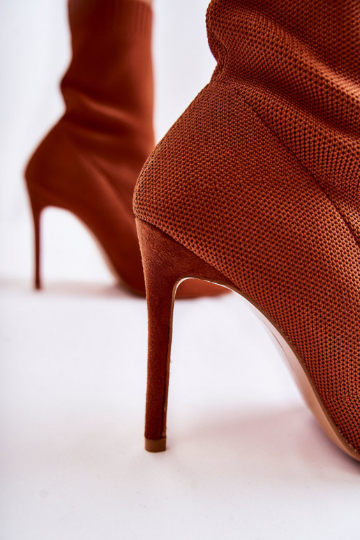 Saapad  kõrge jämeda kontsaga pruunid värvi Luisell Saapad  kõrge jämeda kontsaga pruunid värvi Luisell