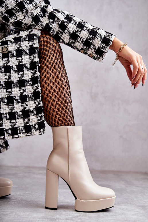 Naiste poolsaapad kõrge jämeda kontsaga beeži värvi Kaysa Naiste poolsaapad kõrge jämeda kontsaga beeži värvi Kaysa