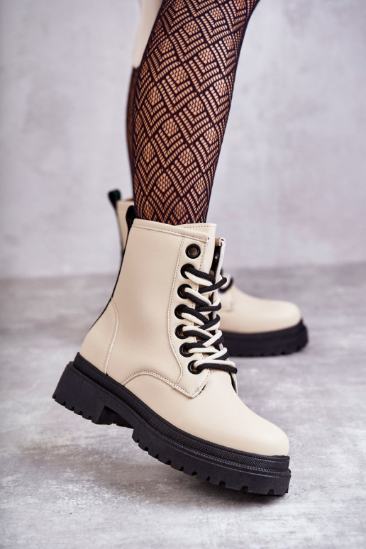 Naiste poolsaapad  säärsaapad Elevandiluu värvi Denila Naiste poolsaapad  säärsaapad Elevandiluu värvi Denila