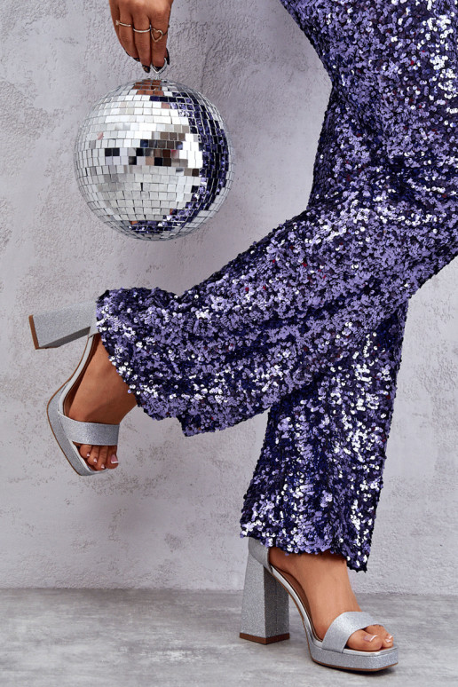 Hõbedat värvi Calmi