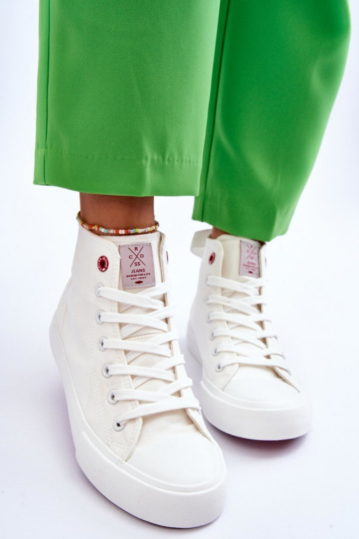 Klassikalise mudeli vabaajajalatsi Cross Jeans LL2R4086C valget värvi Klassikalise mudeli vabaajajalatsi Cross Jeans LL2R4086C valget värvi