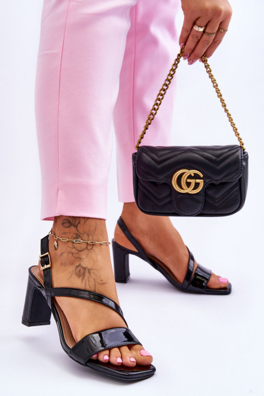 Laque sandaalid kõrge jämeda kontsaga mustad Carrie Laque sandaalid kõrge jämeda kontsaga mustad Carrie