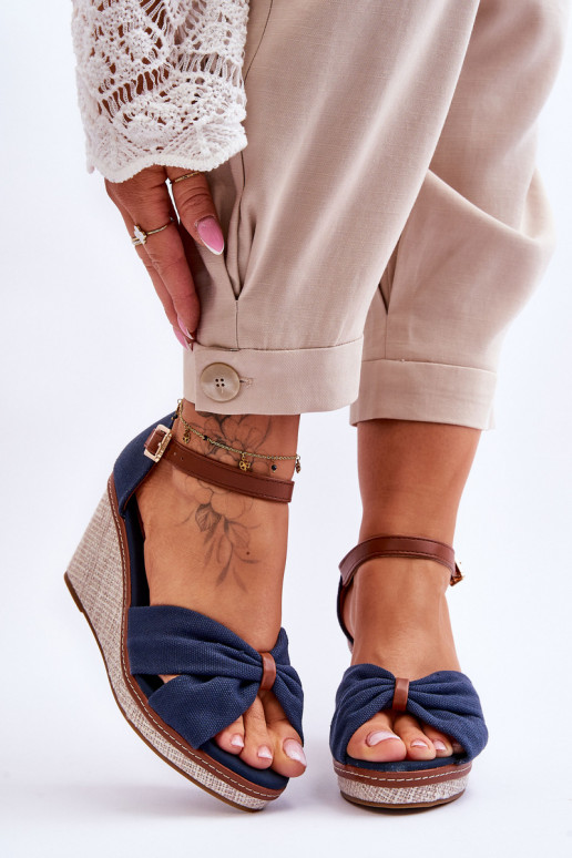 Naistesandaalid  tumesinist värvi Daphne Naistesandaalid  tumesinist värvi Daphne