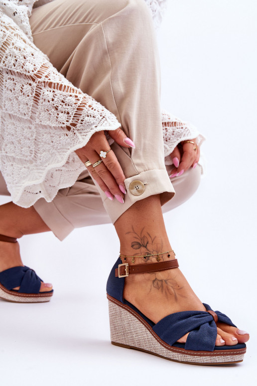 Naistesandaalid  tumesinist värvi Daphne Naistesandaalid  tumesinist värvi Daphne