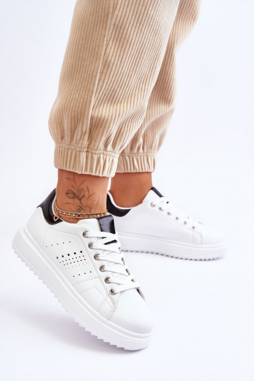 Sportliku stiiliga jalanõud Valget-mustad Be First! Sportliku stiiliga jalanõud Valget-mustad Be First!