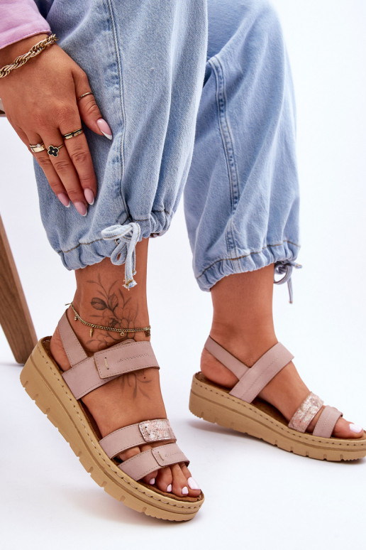 Kleepuvate kinnitustega sandaalid Tumeroosad värvi Fresh Look Kleepuvate kinnitustega sandaalid Tumeroosad värvi Fresh Look