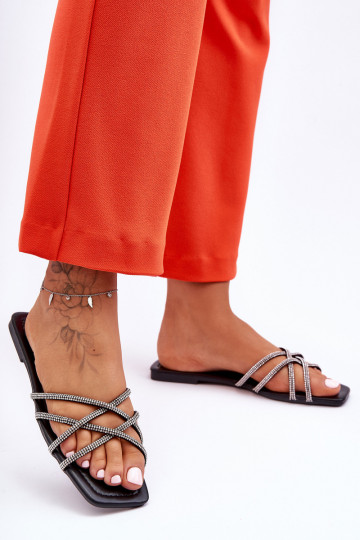 Sussid rihmadega I  mustad Leomi