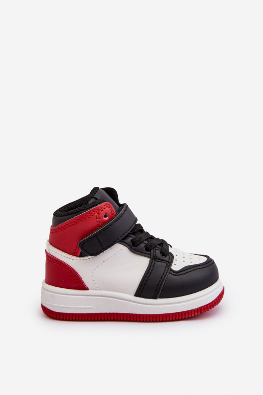 Laste spordijalatsid Valget-runased Teredite