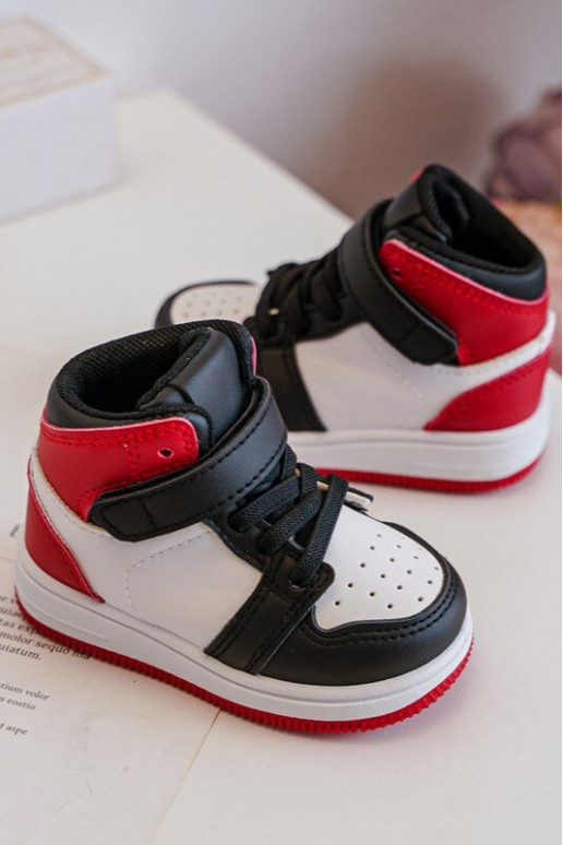 Laste spordijalatsid Valget-runased Teredite