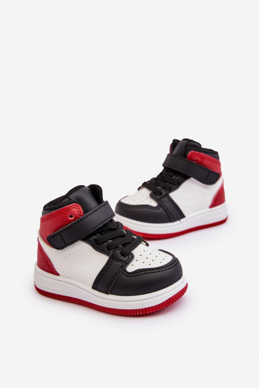 Laste spordijalatsid Valget-runased Teredite