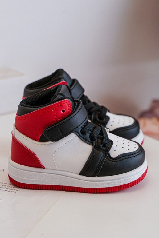 Laste spordijalatsid Valget-runased Teredite