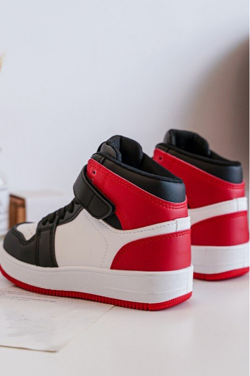 Laste spordijalatsid Valget-runased Teredite