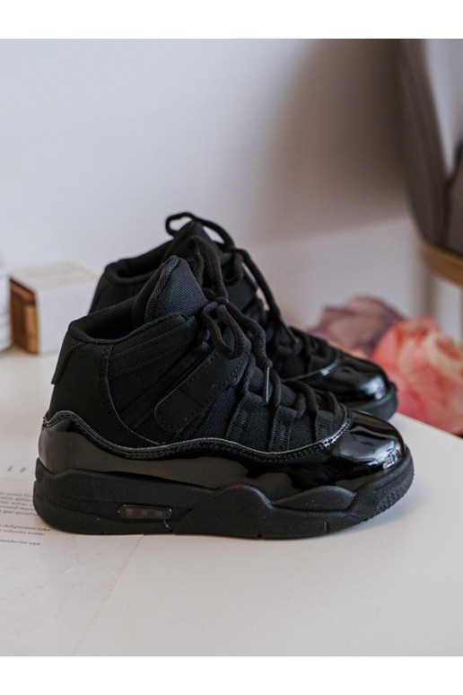 Lastejalatsid nööritavad mustad Darina