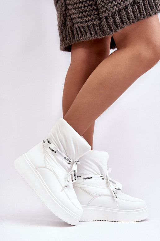 nööpidega lumesaapad    Wiązaniem valget värvi Siracna nööpidega lumesaapad    Wiązaniem valget värvi Siracna