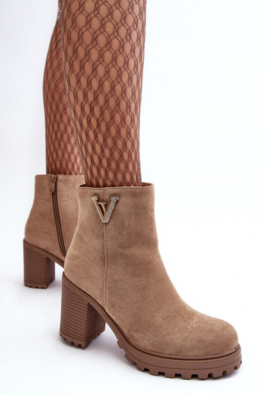 Naiste poolsaapad kaunistustega beeži värvi Strong Naiste poolsaapad kaunistustega beeži värvi Strong