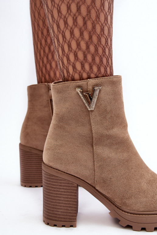 Naiste poolsaapad kaunistustega beeži värvi Strong Naiste poolsaapad kaunistustega beeži värvi Strong