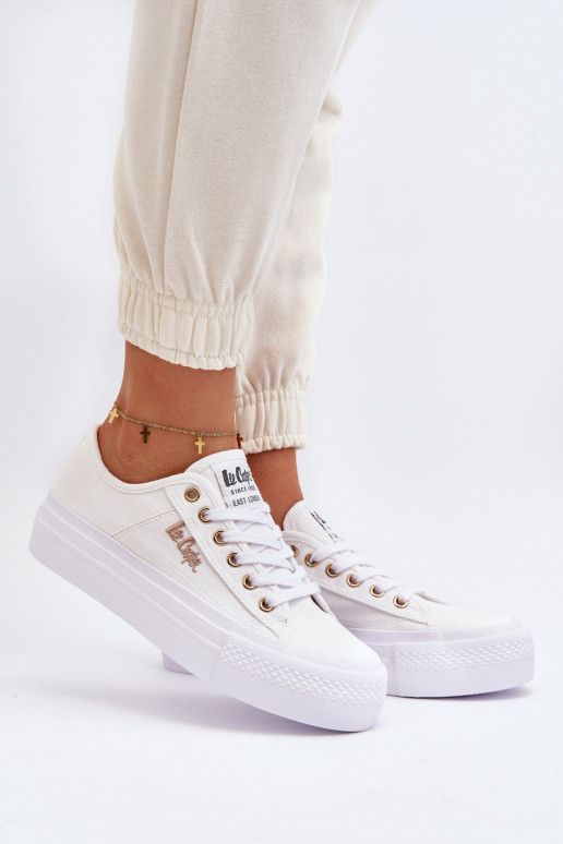 Naistesaapad platvormiga Lee Cooper LCW-24-31-2725 valget värvi Naistesaapad platvormiga Lee Cooper LCW-24-31-2725 valget värvi