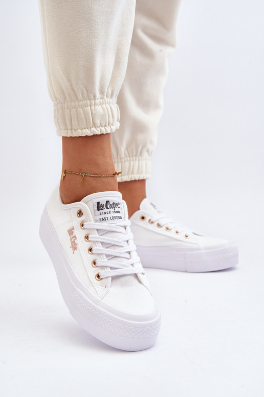 Naistesaapad platvormiga Lee Cooper LCW-24-31-2725 valget värvi Naistesaapad platvormiga Lee Cooper LCW-24-31-2725 valget värvi