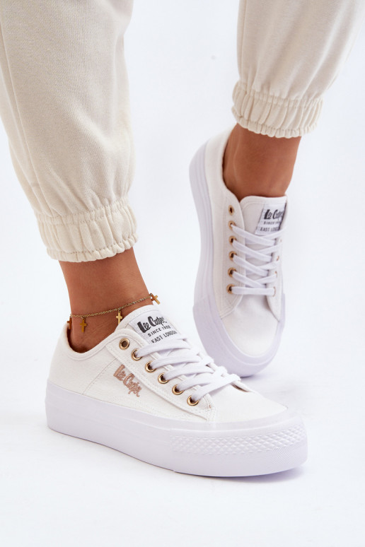 Naistesaapad platvormiga Lee Cooper LCW-24-31-2725 valget värvi Naistesaapad platvormiga Lee Cooper LCW-24-31-2725 valget värvi