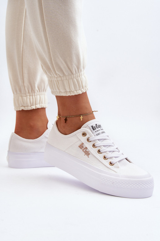 Naistesaapad platvormiga Lee Cooper LCW-24-31-2725 valget värvi Naistesaapad platvormiga Lee Cooper LCW-24-31-2725 valget värvi