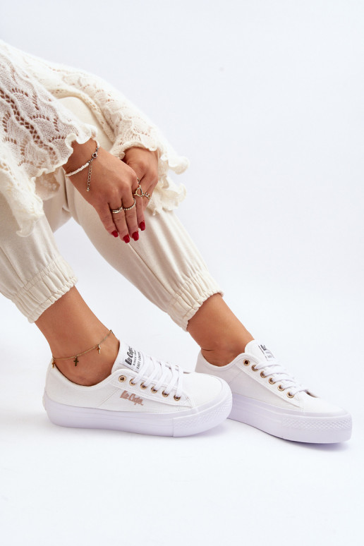 Naistesaapad platvormiga Lee Cooper LCW-24-31-2725 valget värvi Naistesaapad platvormiga Lee Cooper LCW-24-31-2725 valget värvi