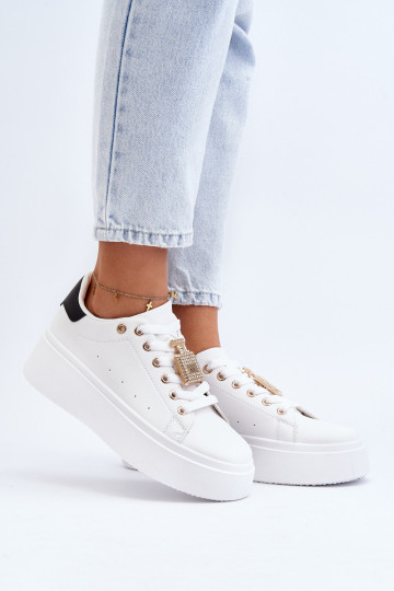 Sneakers tüüpi jalanõud   kaunistustega valget värvi Celedria 2