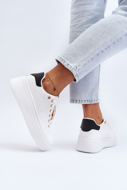 Sneakers tüüpi jalanõud   kaunistustega valget värvi Celedria Sneakers tüüpi jalanõud   kaunistustega valget värvi Celedria
