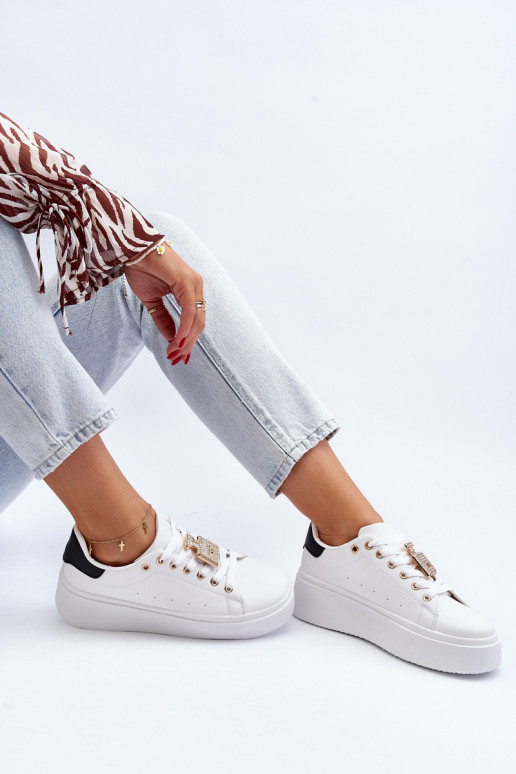 Sneakers tüüpi jalanõud   kaunistustega valget värvi Celedria Sneakers tüüpi jalanõud   kaunistustega valget värvi Celedria