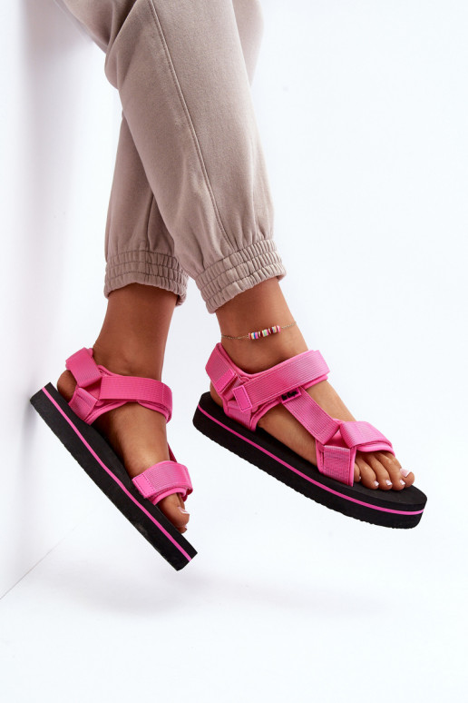Naistesandaalid platvormiga Lee Cooper LCW-24-05-2750L tumeroosad värvi