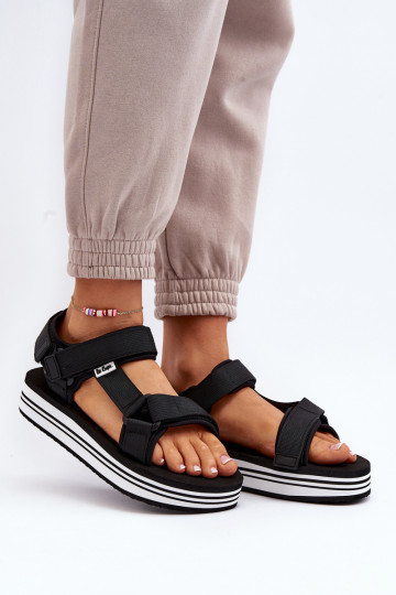 Naistesandaalid platvormiga Lee Cooper LCW-24-05-2753 mustad 2