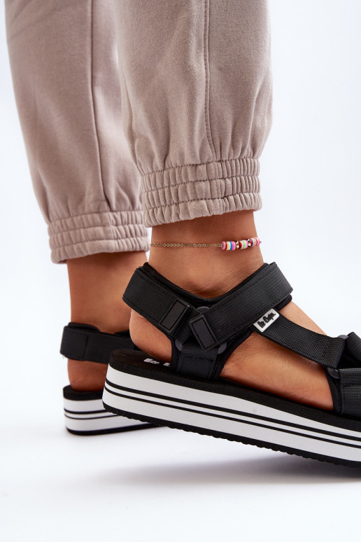 Naistesandaalid platvormiga Lee Cooper LCW-24-05-2753 mustad Naistesandaalid platvormiga Lee Cooper LCW-24-05-2753 mustad