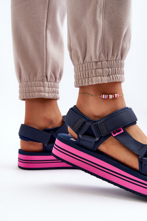 Naistesandaalid platvormiga Lee Cooper LCW-24-05-2754L tumesinist värvi
