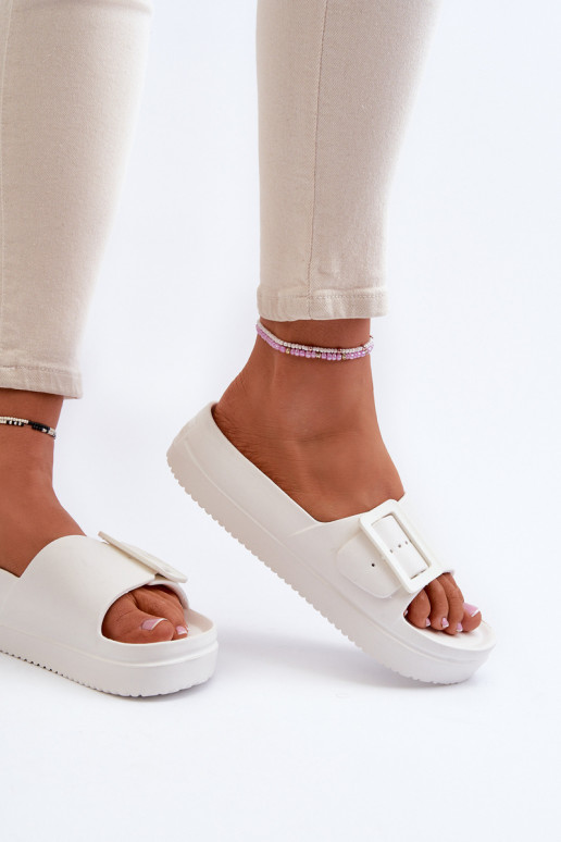 Kerged sussid platvormiga neetide ja pandlaga Big Star NN274A661 valget värvi Kerged sussid platvormiga neetide ja pandlaga Big Star NN274A661 valget värvi