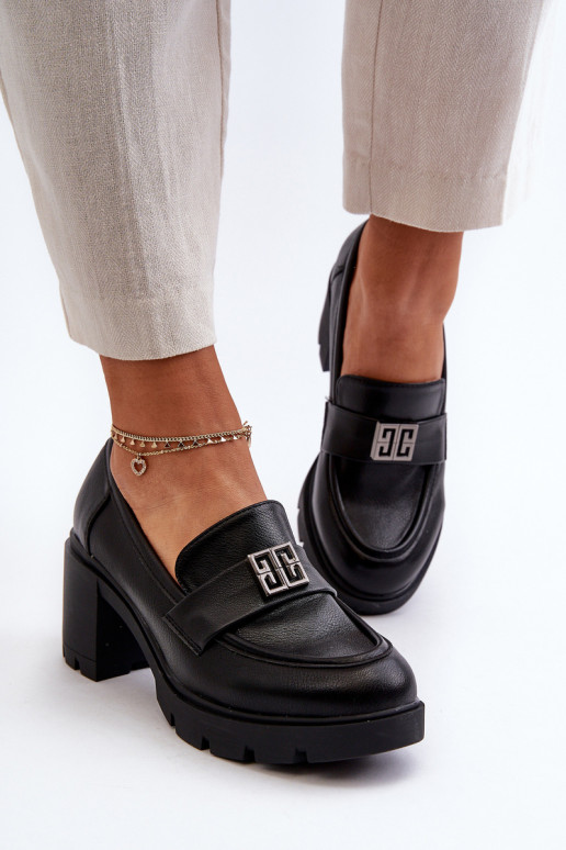 jalatsid    kaunistustega mustad Ranunca