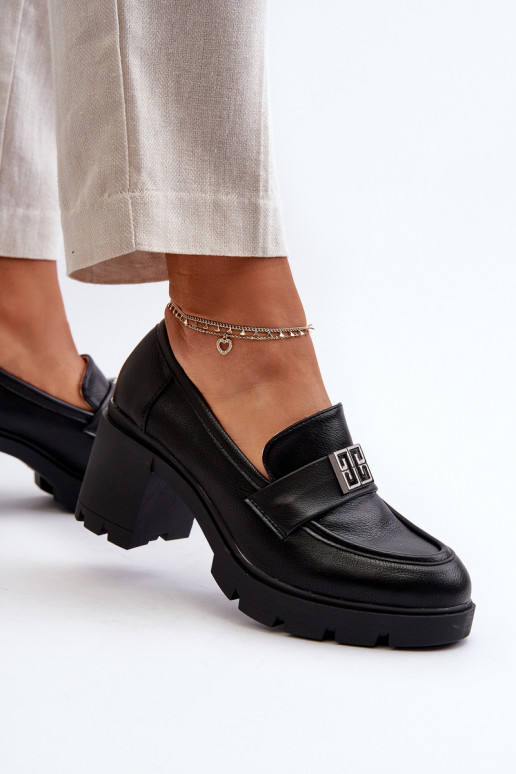 jalatsid    kaunistustega mustad Ranunca