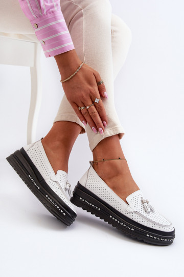 Kullatud tallaga naiste mokassiinid valget värvi Assetnima 2