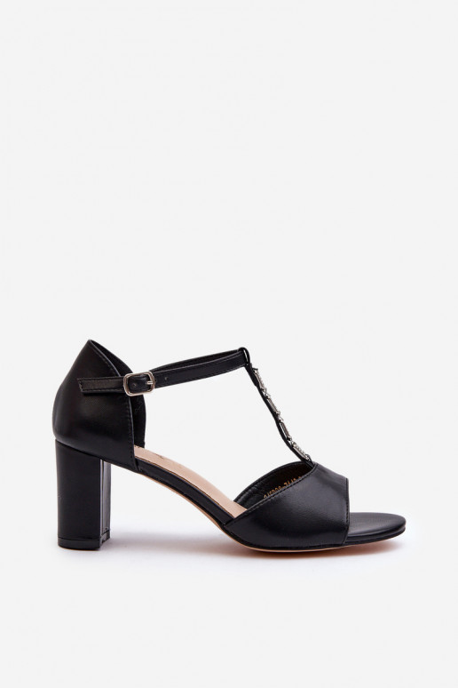 Naistesandaalid dekoreeritud kontsaga  mustad Triavera