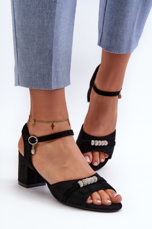 Naistesandaalid owe kõrge jämeda kontsaga  mustad Narhi Naistesandaalid owe kõrge jämeda kontsaga  mustad Narhi