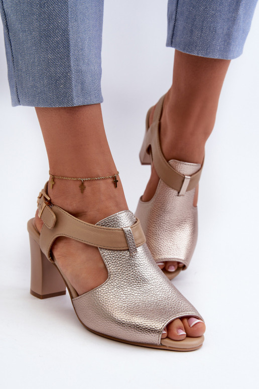 Naistesandaalid eko-nahast Kuldset värvi Queenmarie Naistesandaalid eko-nahast Kuldset värvi Queenmarie