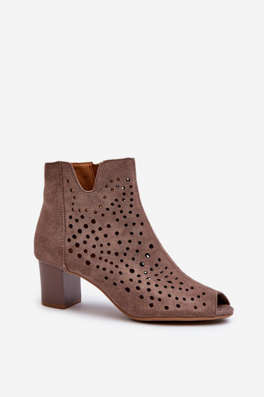 Naiste ažuursed ökoseemisnahast saapad kõrgel kontsal, avatud ninaosaga Pruun Halania Naiste ažuursed ökoseemisnahast saapad kõrgel kontsal, avatud ninaosaga Pruun Halania