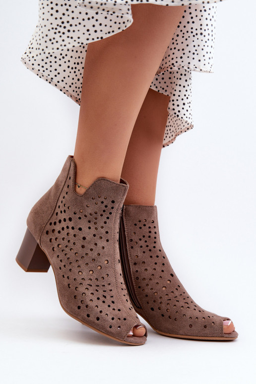 Naiste ažuursed ökoseemisnahast saapad kõrgel kontsal, avatud ninaosaga Pruun Halania Naiste ažuursed ökoseemisnahast saapad kõrgel kontsal, avatud ninaosaga Pruun Halania