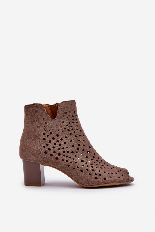 Naiste ažuursed ökoseemisnahast saapad kõrgel kontsal, avatud ninaosaga Pruun Halania Naiste ažuursed ökoseemisnahast saapad kõrgel kontsal, avatud ninaosaga Pruun Halania