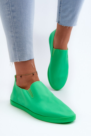 Spordijalatsid vabaaja jalanõud Slip-On Rohelist värvi Lovinia