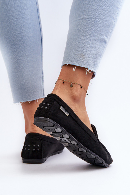 Naiste mokassiinid, mis on valmistatud öko-seemisnahast mustast Amrutiast Naiste mokassiinid, mis on valmistatud öko-seemisnahast mustast Amrutiast