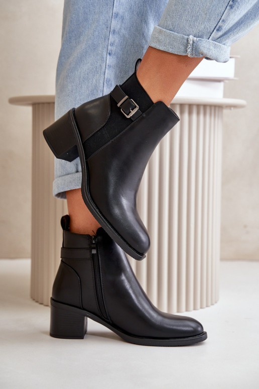 Pealiste poolsaapad voodriga kõrge jämeda kontsaga neetide ja pandlaga msuud Nevillira