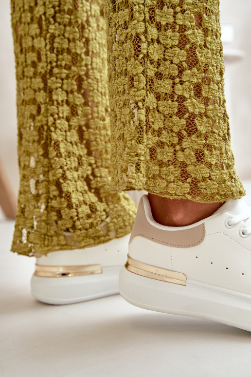 Sellel ondal naiste saapad platvormiga eko-nahast Valget-beeži värvi Nevelena