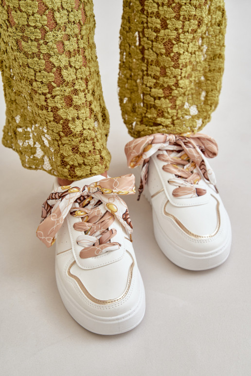 Sneakers tüüpi jalanõud Pealiste omad platvormiga Koos Ornate Paeladm valget värvi Mistra