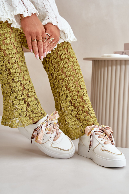 Sneakers tüüpi jalanõud Pealiste omad platvormiga Koos Ornate Paeladm valget värvi Mistra