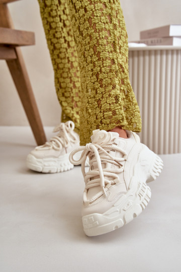 Sneakers tüüpi jalanõud Pealiste omad Sellel onssiivsel tallal Elevandiluu värvi Nevela 2