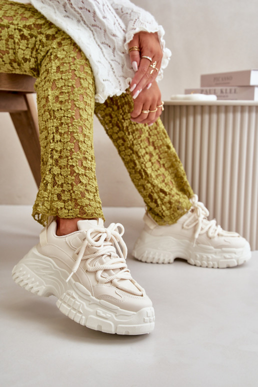 Sneakers tüüpi jalanõud Pealiste omad Sellel onssiivsel tallal Elevandiluu värvi Nevela Sneakers tüüpi jalanõud Pealiste omad Sellel onssiivsel tallal Elevandiluu värvi Nevela